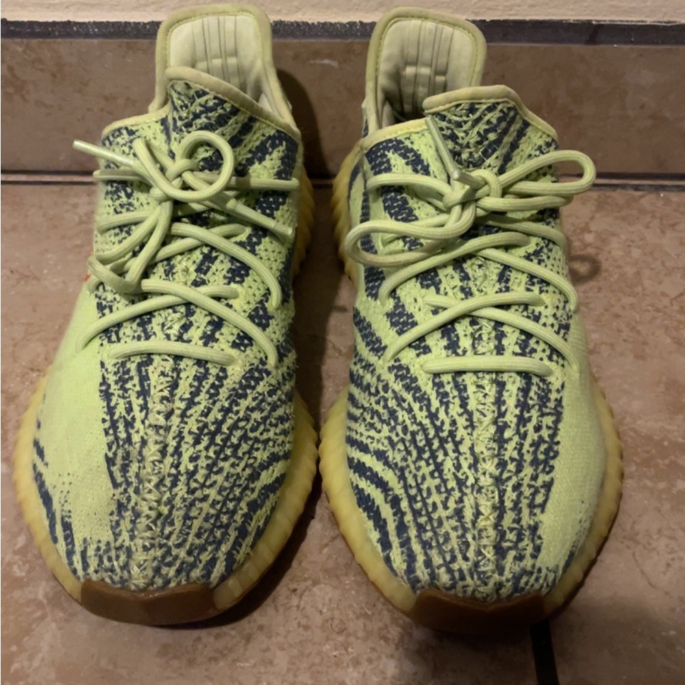 YEEZY “SEMI FROST” SZ 10,5‼️